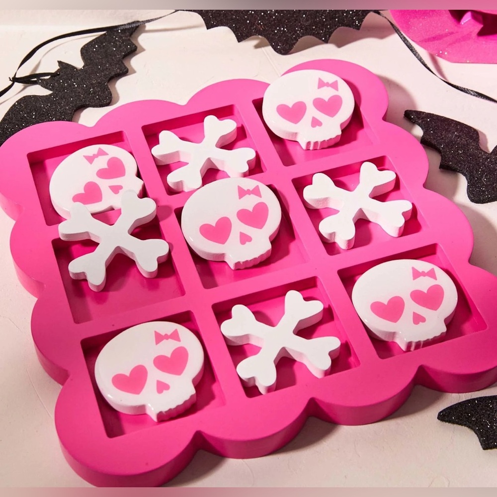 🩶HEY BOO! TIC TAC TOE - NEW IN BOX🩶